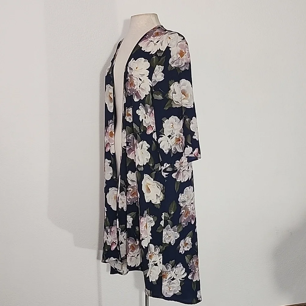 Umgee Kimono Large Flowers Lace Strip On Back Navy Multi Size S